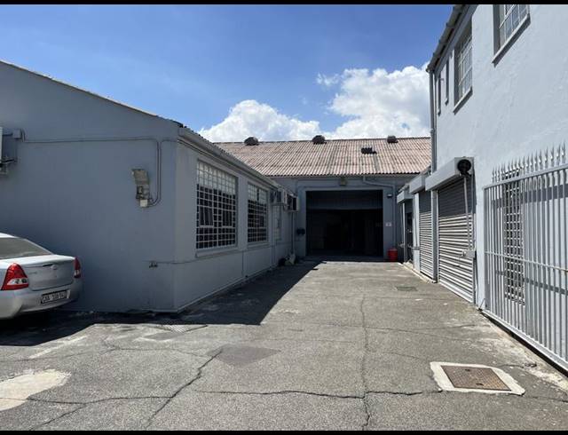 INDUSTRIAL PROPERTY TO RENT IN PAARDEN EILAND